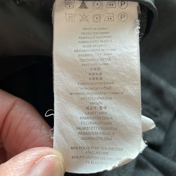 Michael Kors gray slacks. Poly/Viscose/Elastane blend Size 8. Like new condition - Picture 6 of 6